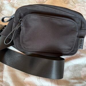 Carta Black Crossbody Bag